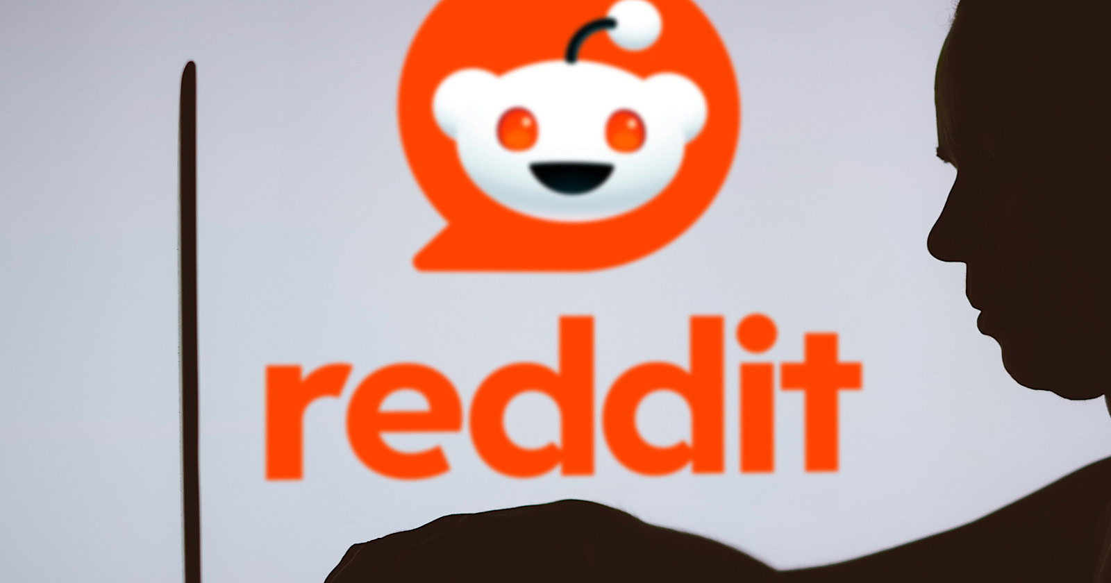 Reddit Traffic Up 39%: Is Google Prioritizing Opinions Over Expertise?