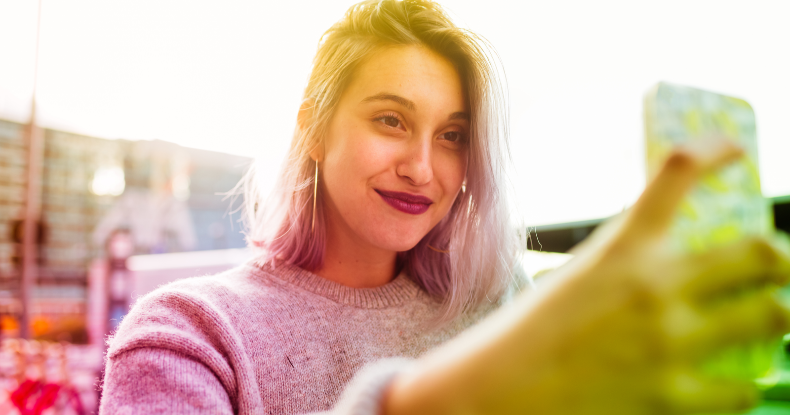 Snapchat vs Instagram Stories: Which One Is Best For You?